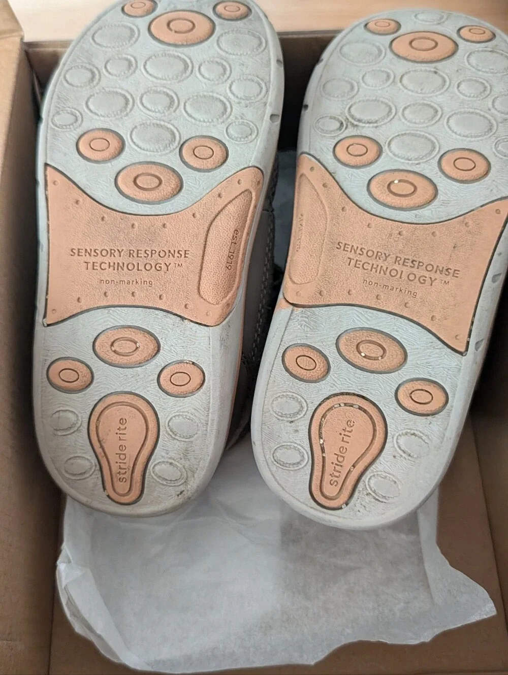 Stride Rite St Augustine Boot size 7.5M , Griege